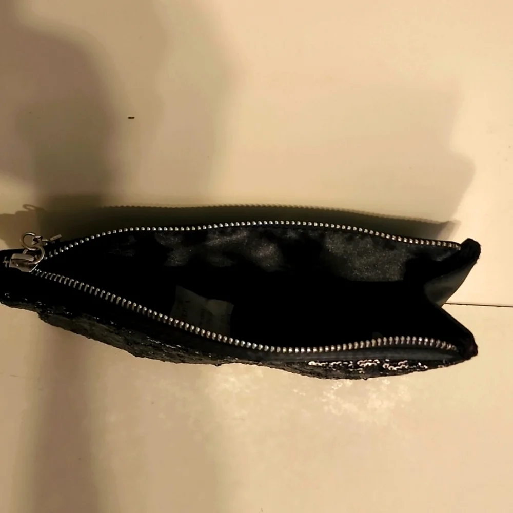 Victoria's Secret Sparkley Makeup Bag Cosmetic Bag with FREE Ring - Picture 3 of 8